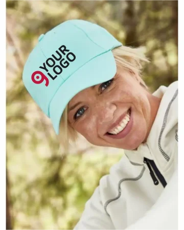Gorra cortada con láser