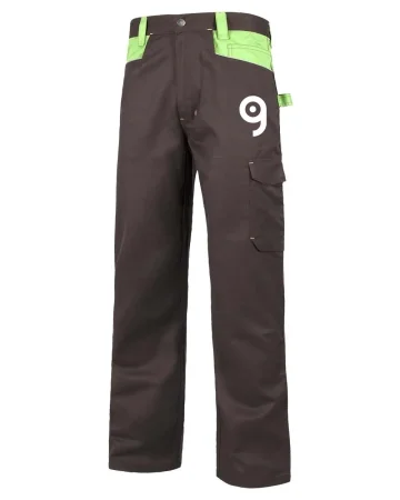Pantalón multibolsillos con refuerzo en la parte trasera